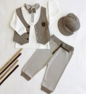 Bukse- og gensersett dress med lue