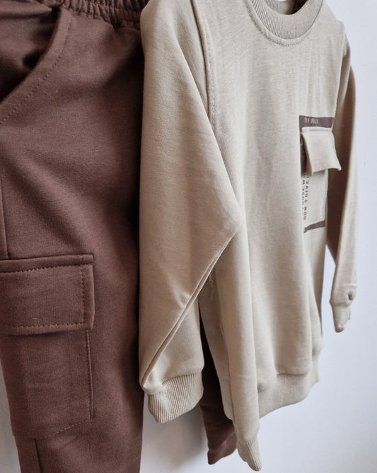 Bukse- og gensersett brun