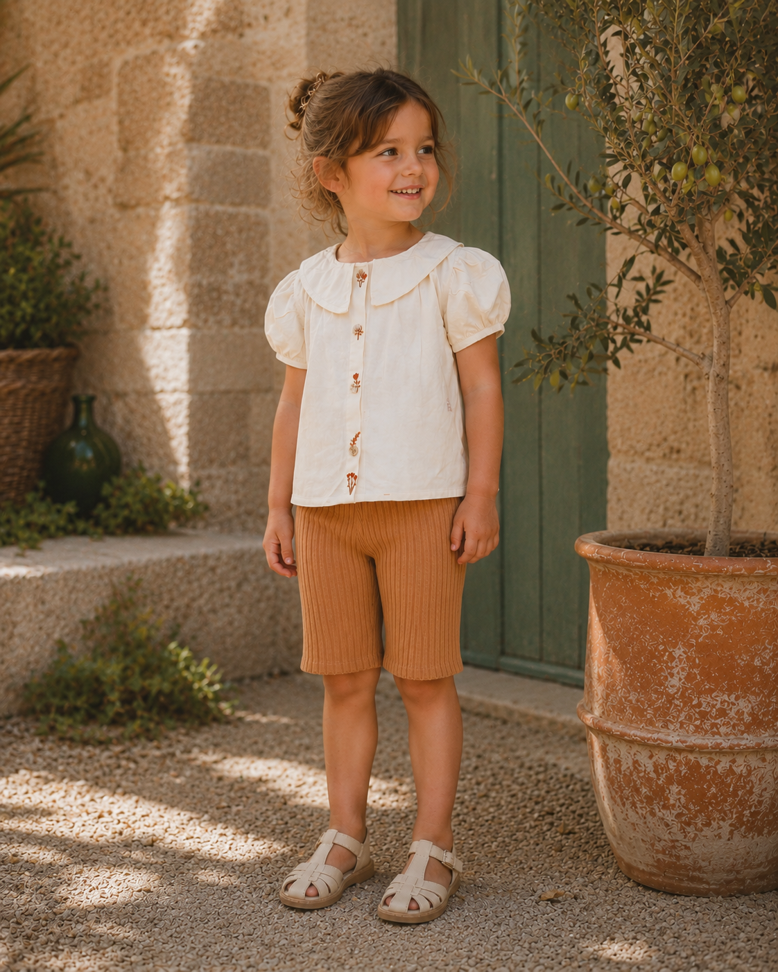 Bluse- og shortssett med puffermer - Hvit og oransje